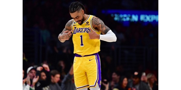 Los Angeles Lakers kunnioittaa jokaisen veteraanipelaajan panoksia